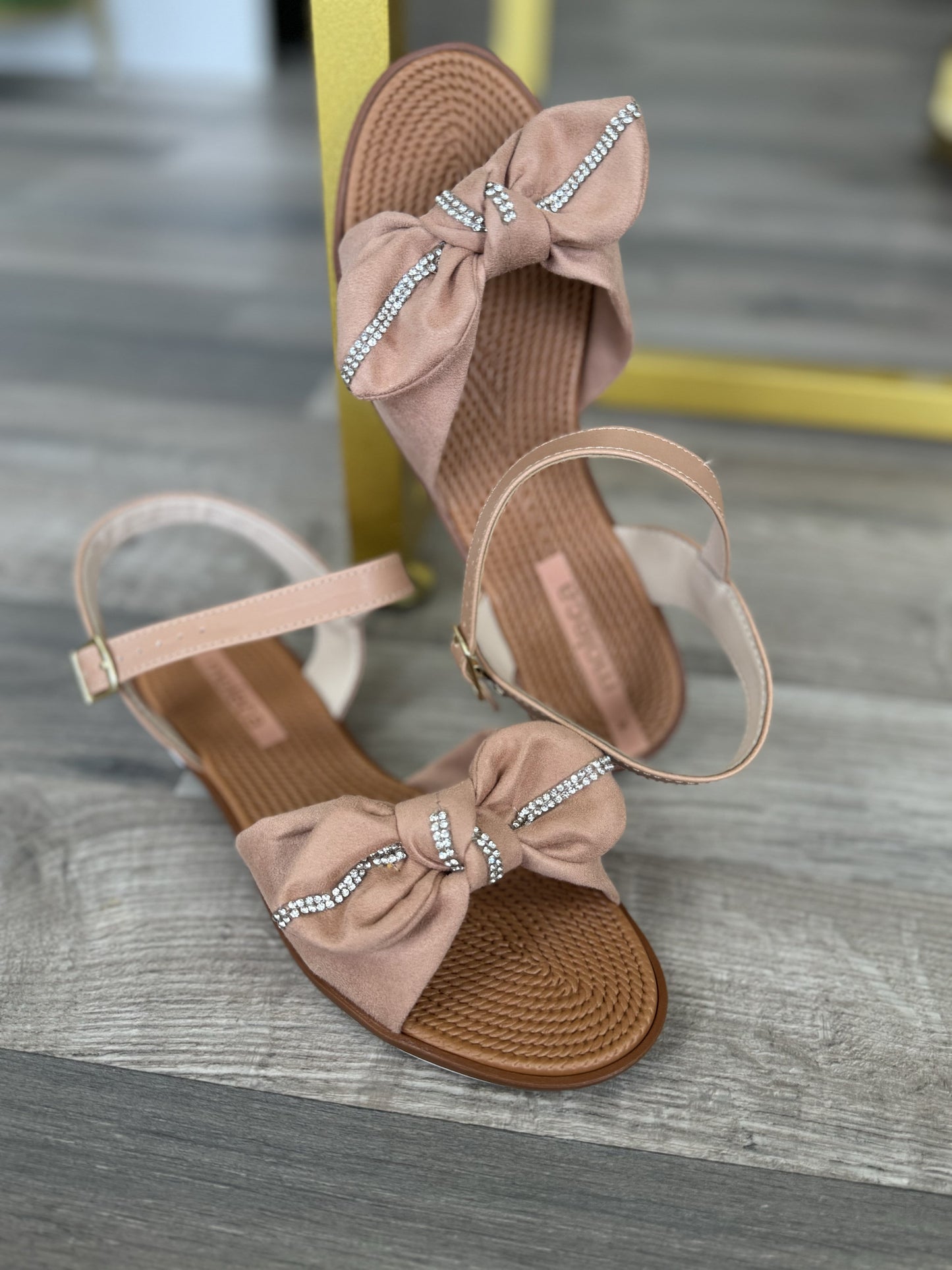 Moleca Bow Embellished Sandals